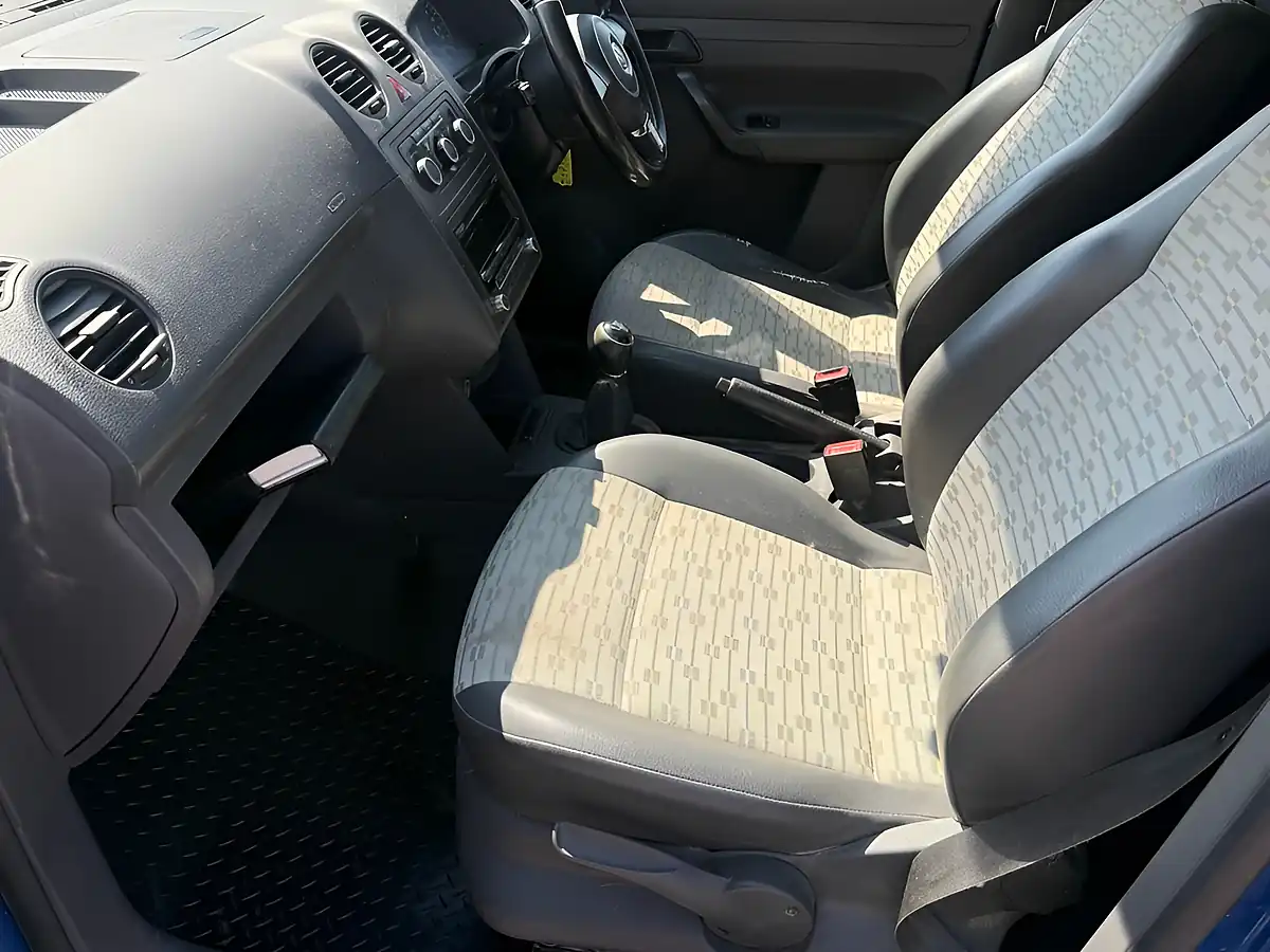 Used 2012 Volkswagen Caddy Highline Blue - Interior and Exterior details 10