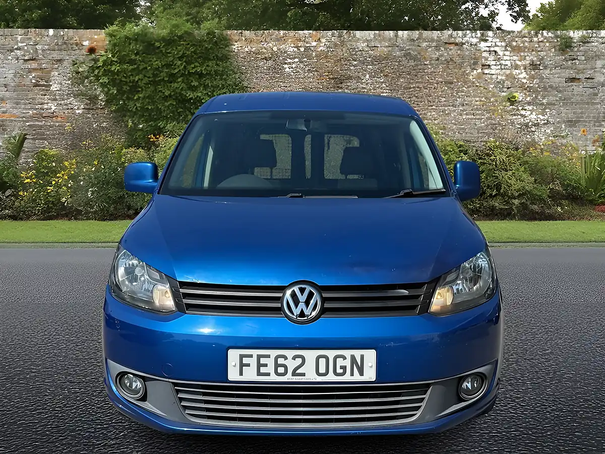 Used 2012 Volkswagen Caddy Highline Blue - Interior and Exterior details 2