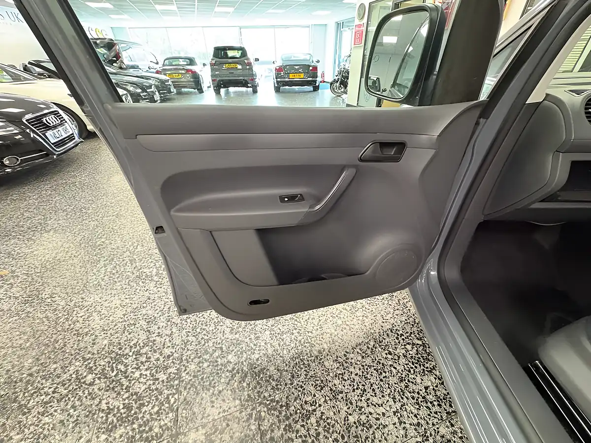 Used 2012 Volkswagen Caddy Maxi C20 Maxi Panel Van Grey - Interior and Exterior details 15