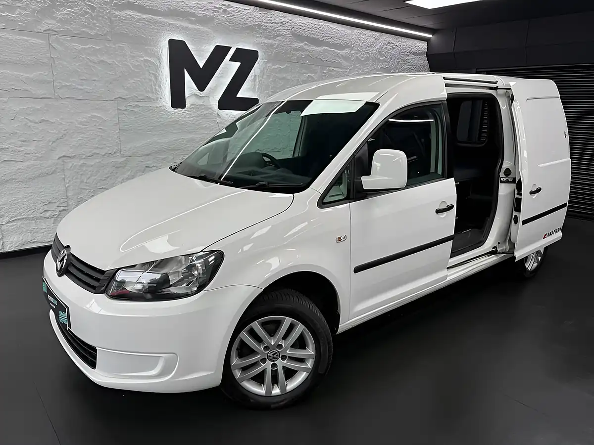 Used 2012 Volkswagen Caddy Maxi C20 Maxi White - Front View