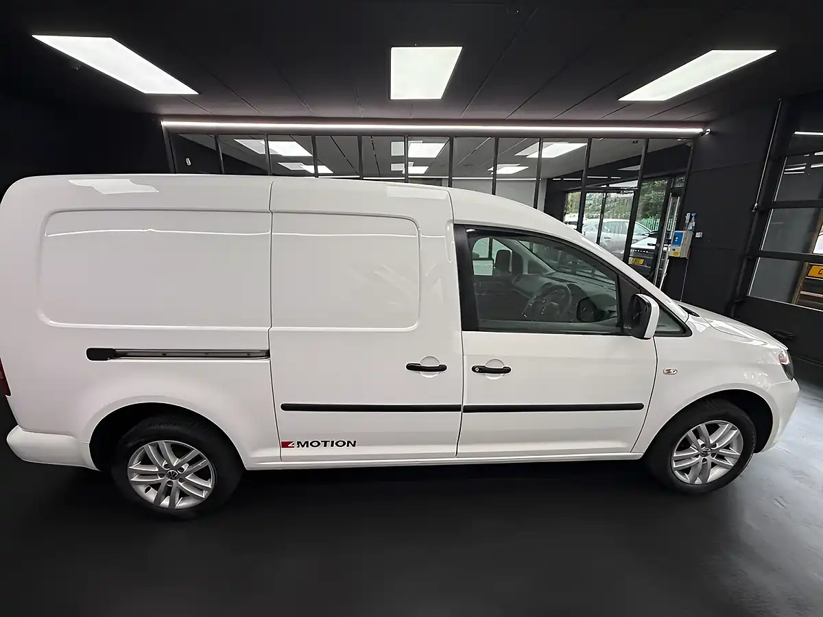 Used 2012 Volkswagen Caddy Maxi C20 Maxi White - Interior and Exterior details 9