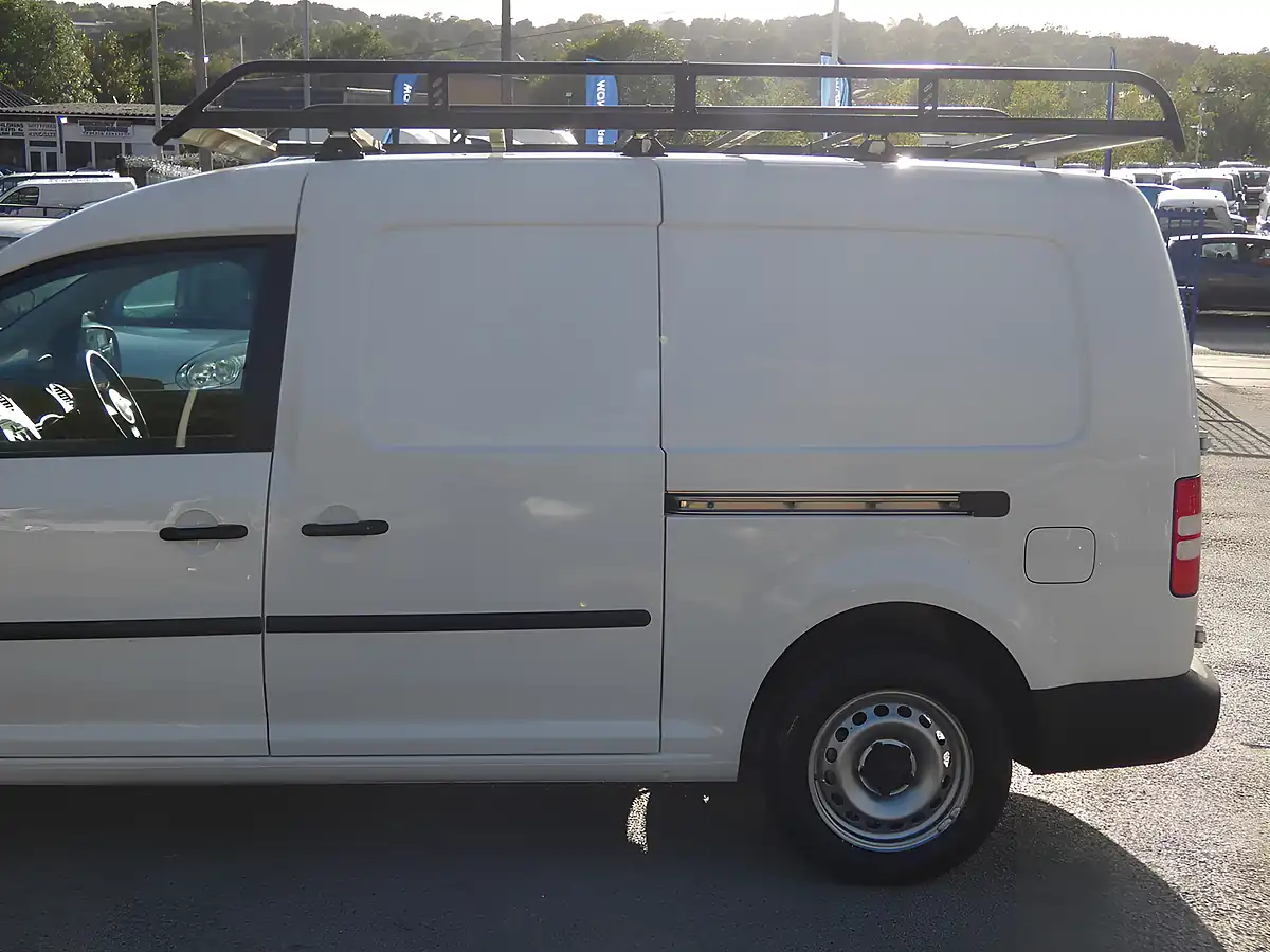Used 2012 Volkswagen Caddy Maxi C20 Maxi White - Interior and Exterior details 13