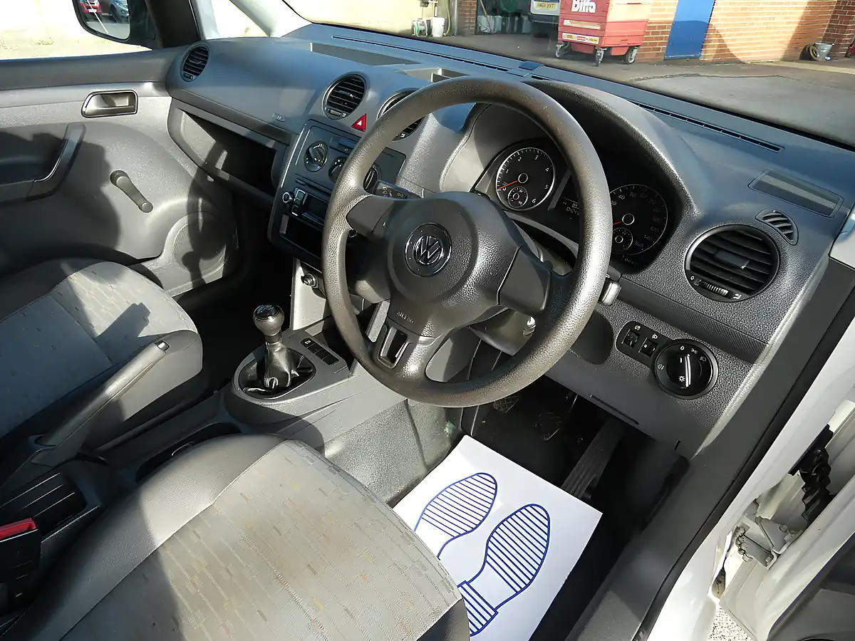 Used 2012 Volkswagen Caddy Maxi C20 Maxi White - Interior and Exterior details 16