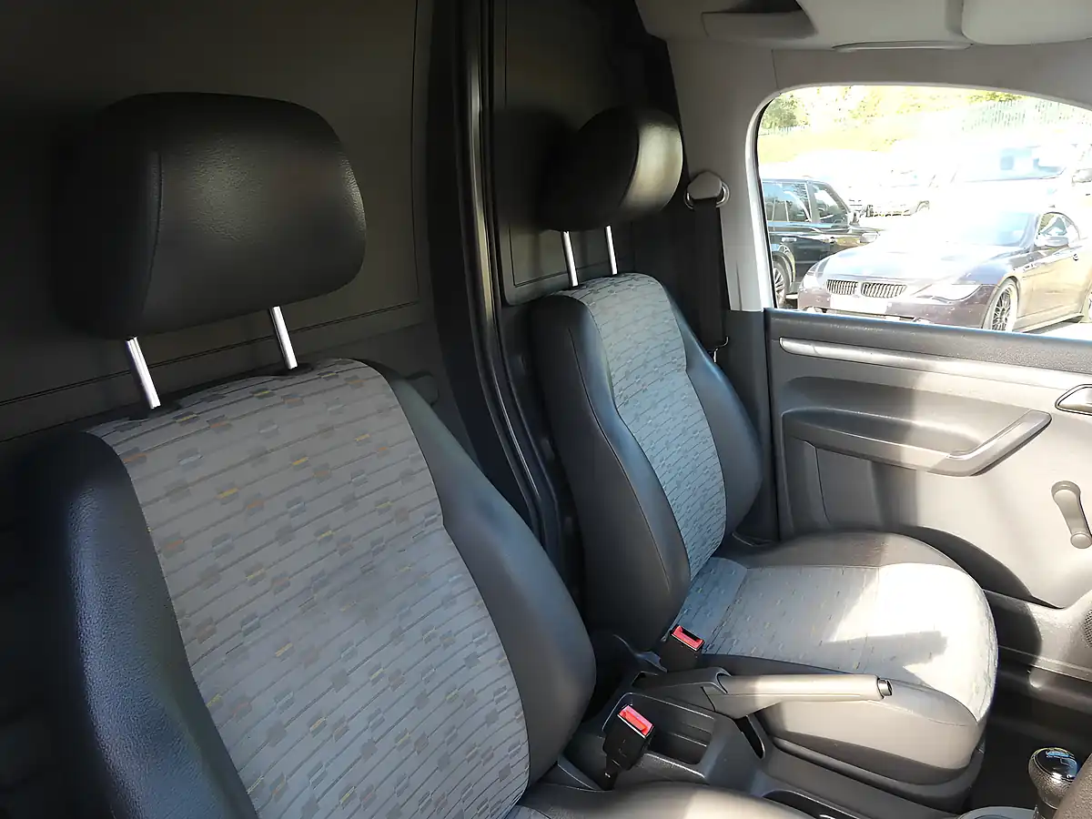 Used 2012 Volkswagen Caddy Maxi C20 Maxi White - Interior and Exterior details 17
