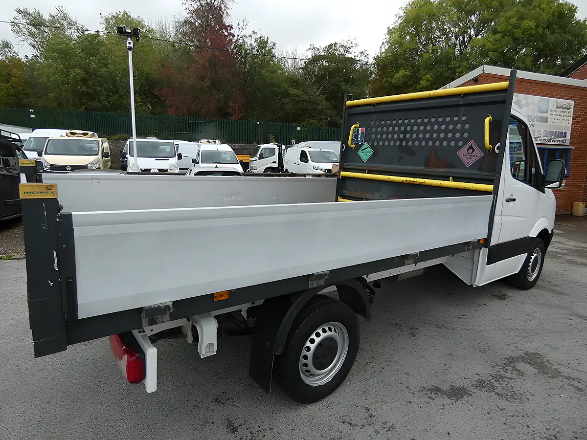 Used 2012 Volkswagen Crafter CR35 White - Interior and Exterior details 13