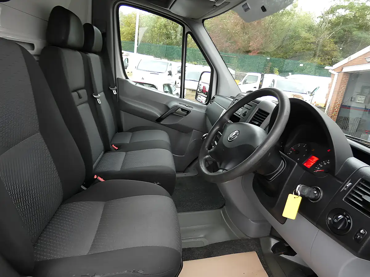 Used 2012 Volkswagen Crafter CR35 White - Interior and Exterior details 2