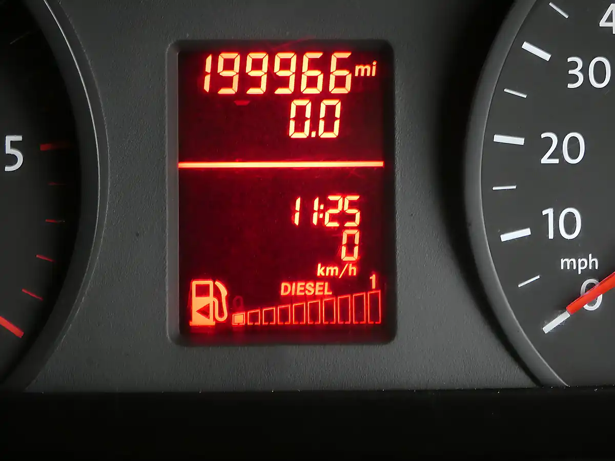Used 2012 Volkswagen Crafter CR35 White - Interior and Exterior details 7