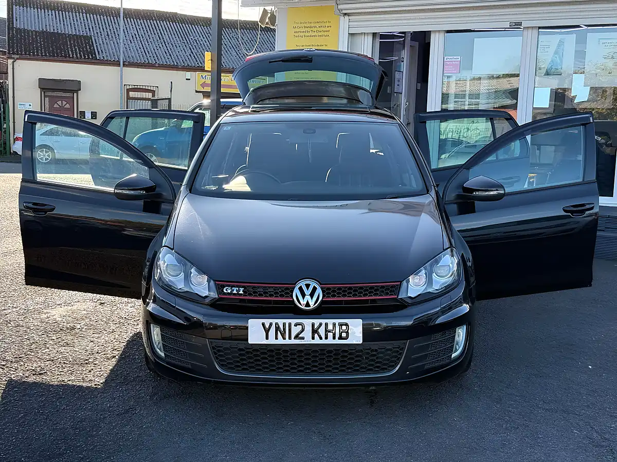 Used 2012 Volkswagen Golf Bluemotion Tech GTI Multicolour - Interior and Exterior details 11