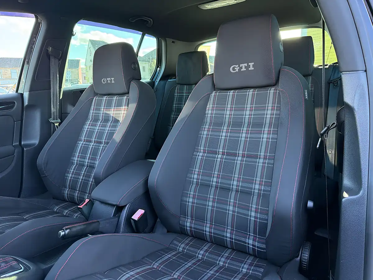 Used 2012 Volkswagen Golf Bluemotion Tech GTI Multicolour - Interior and Exterior details 13