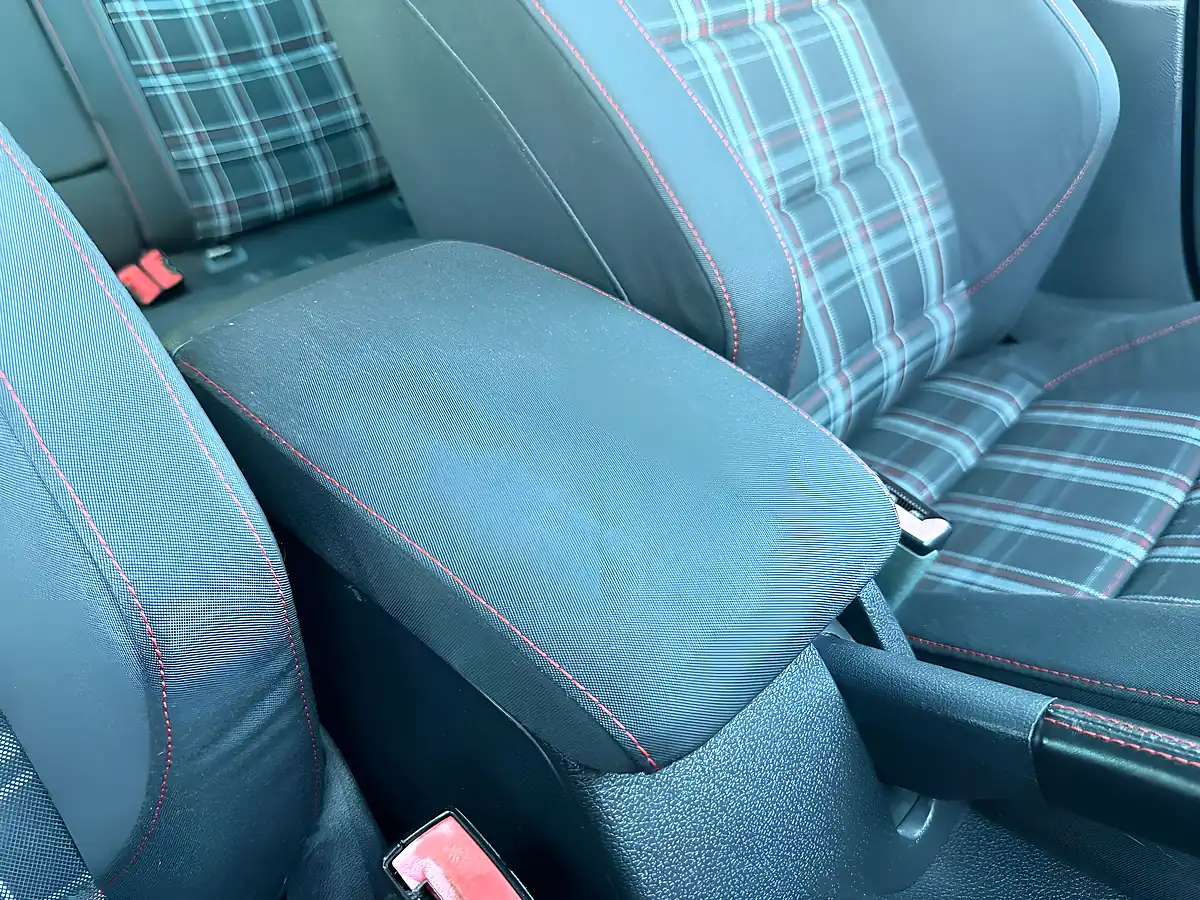 Used 2012 Volkswagen Golf Bluemotion Tech GTI Multicolour - Interior and Exterior details 17