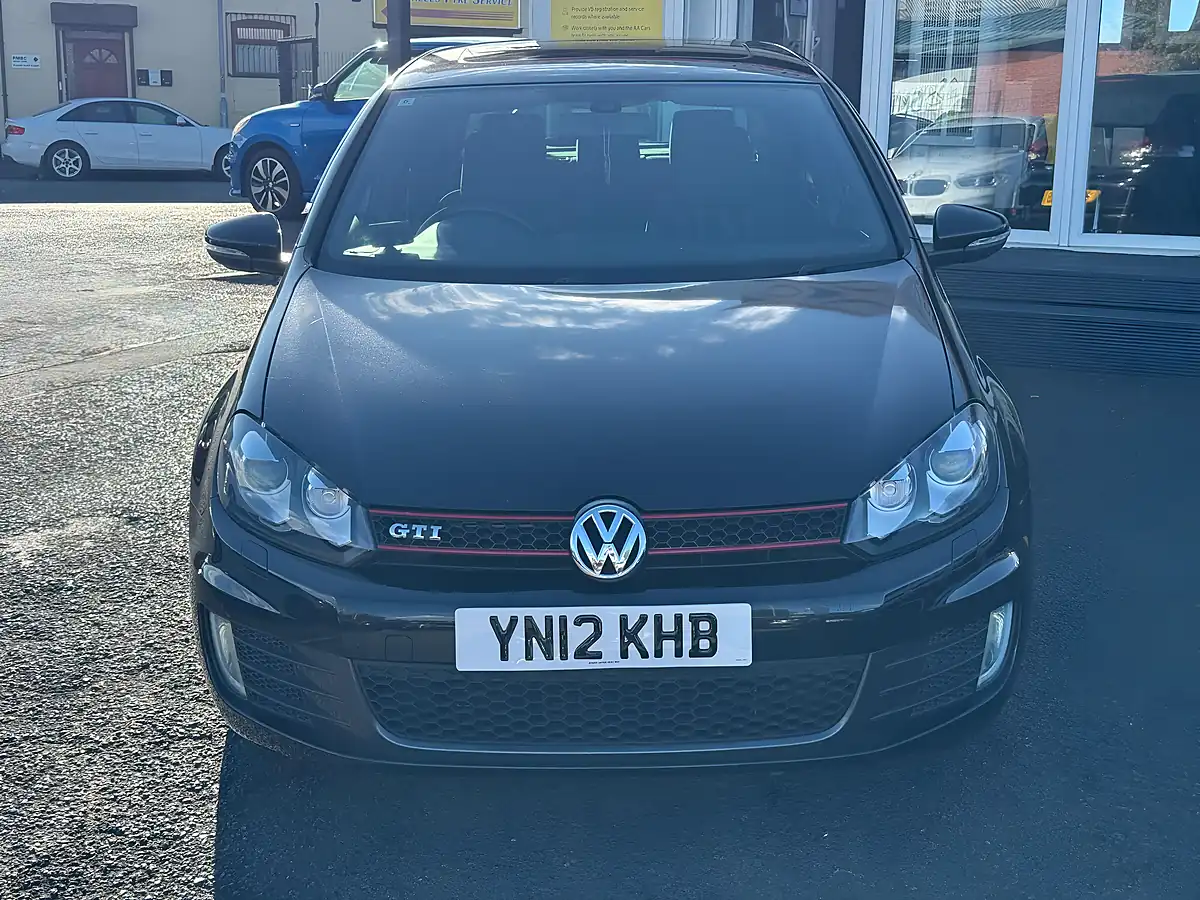 Used 2012 Volkswagen Golf Bluemotion Tech GTI Multicolour - Interior and Exterior details 8