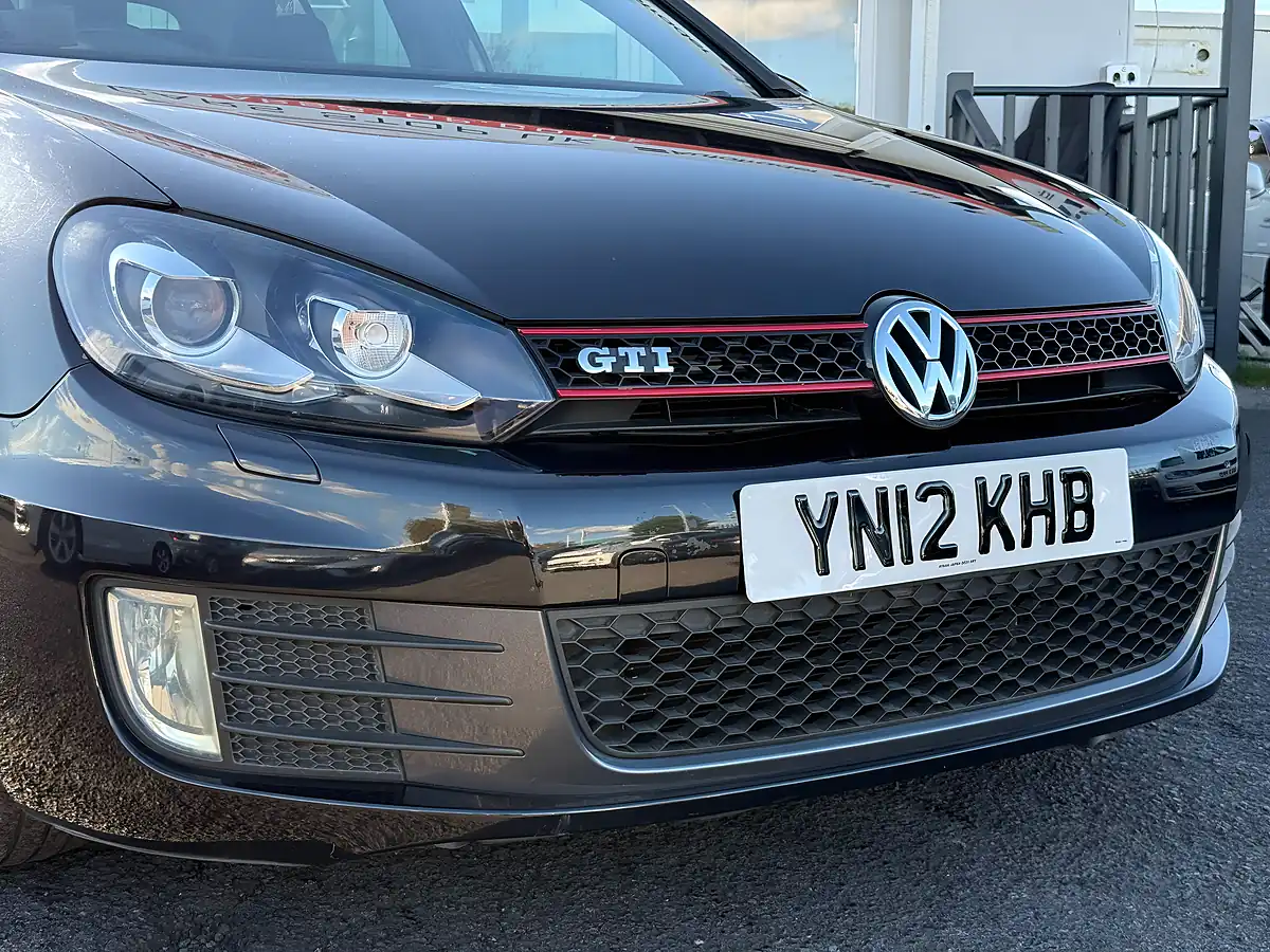 Used 2012 Volkswagen Golf Bluemotion Tech GTI Multicolour - Interior and Exterior details 9
