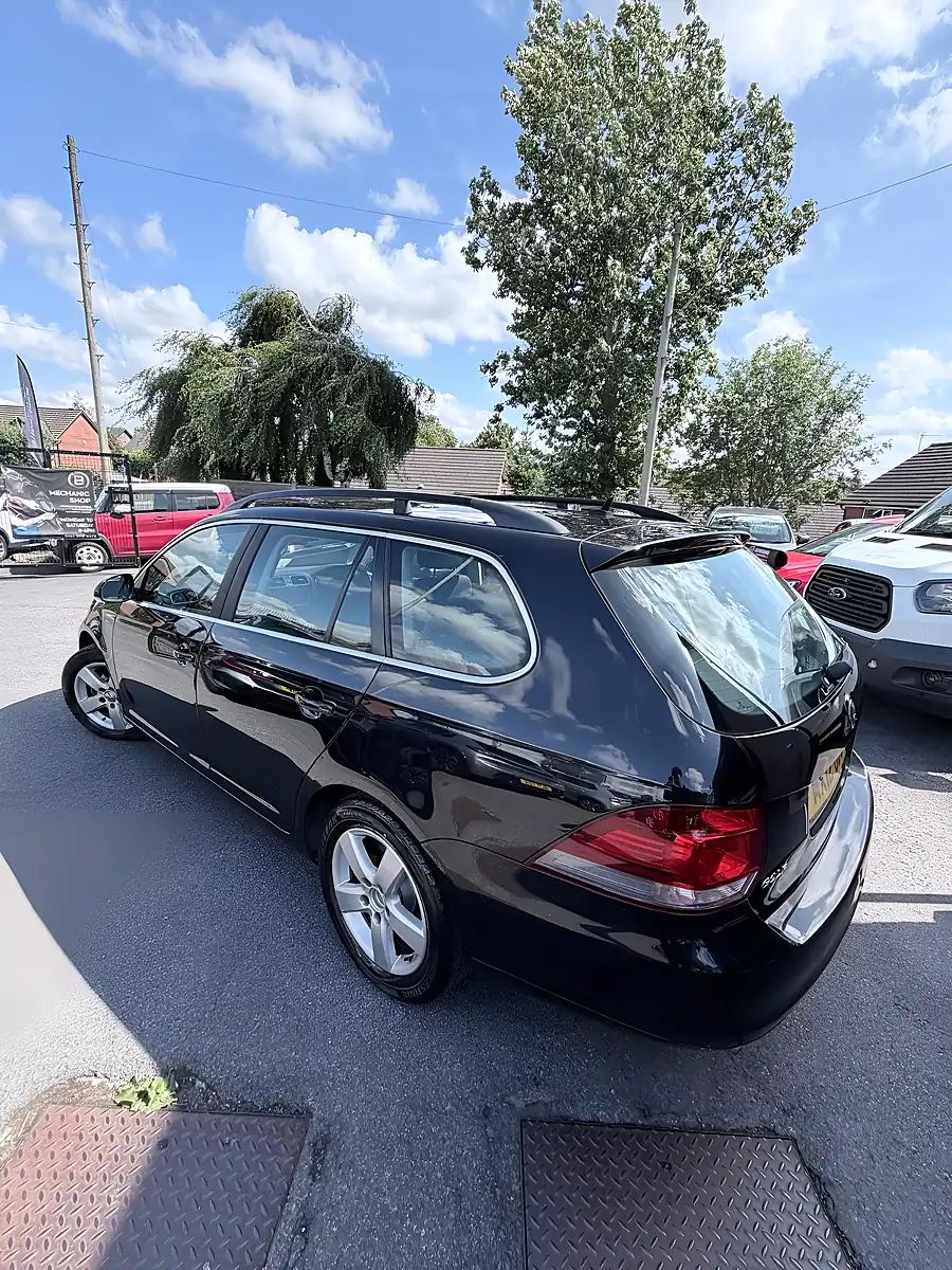 Used 2012 Volkswagen Golf Estate Black - Interior and Exterior details 4