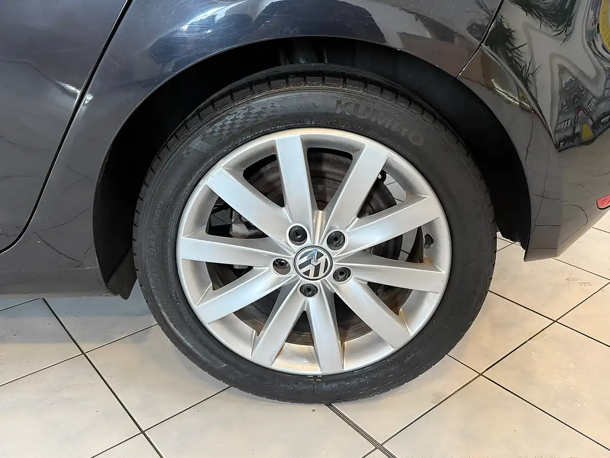 Used 2012 Volkswagen Golf GT Black - Interior and Exterior details 17
