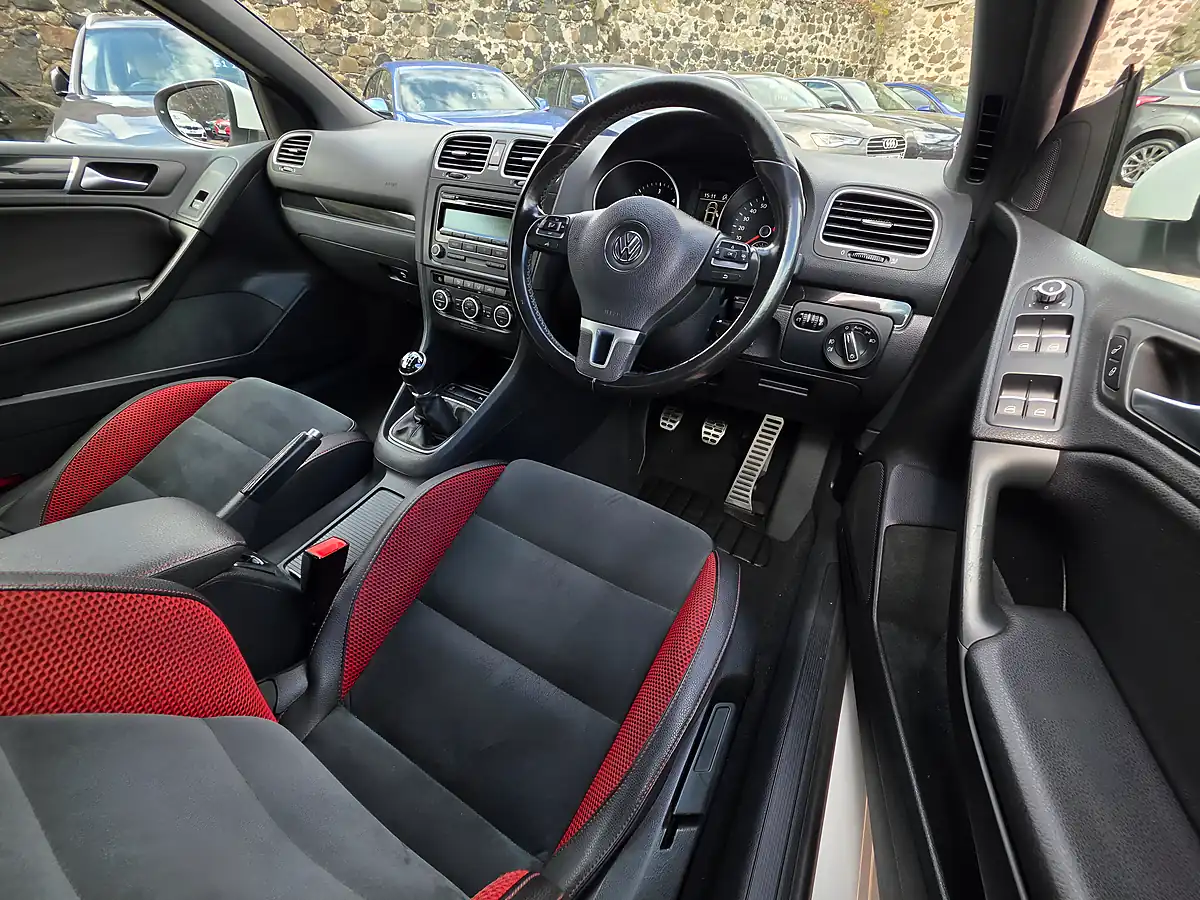 Used 2012 Volkswagen Golf GT Cabriolet White - Interior and Exterior details 14