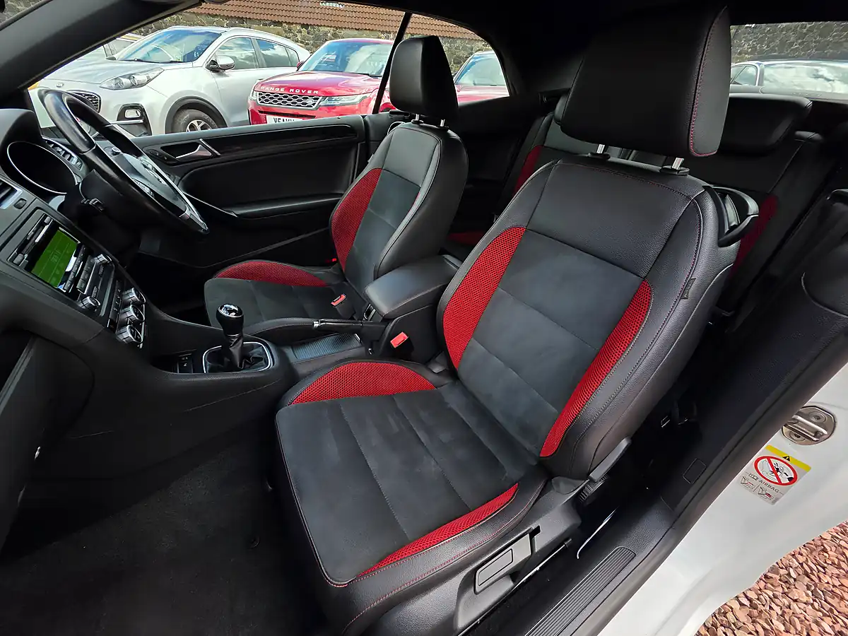 Used 2012 Volkswagen Golf GT Cabriolet White - Interior and Exterior details 17