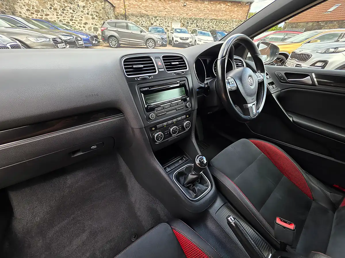 Used 2012 Volkswagen Golf GT Cabriolet White - Interior and Exterior details 18