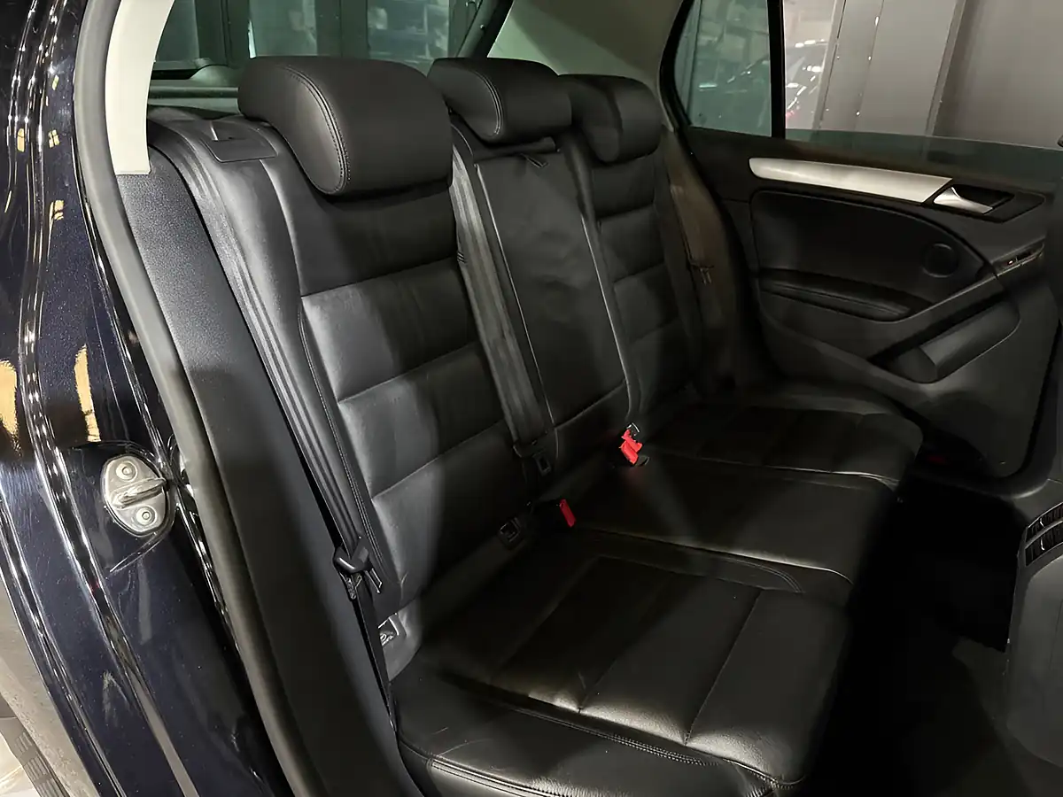 Used 2012 Volkswagen Golf GT (leather) Black - Interior and Exterior details 10