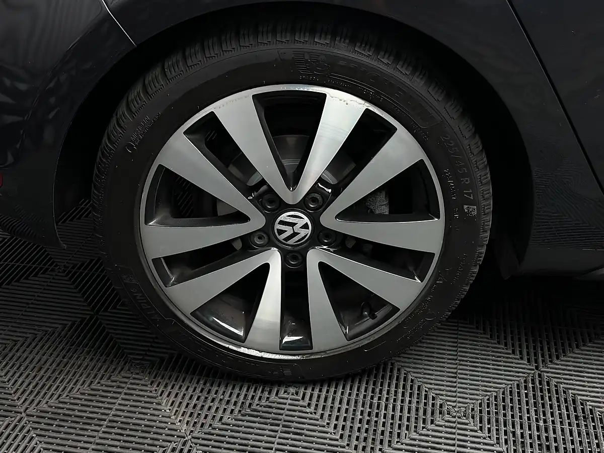 Used 2012 Volkswagen Golf Gtd (leather) Grey - Interior and Exterior details 18
