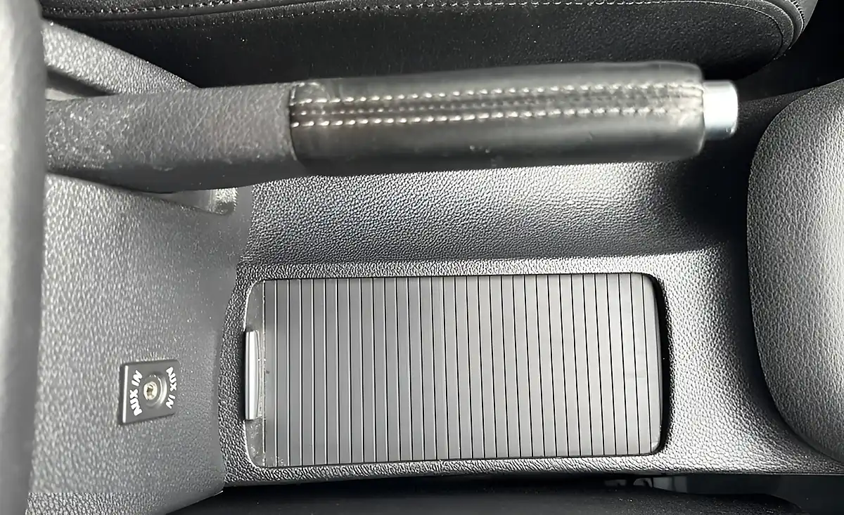 Used 2012 Volkswagen Golf Gtd Leather White - Interior and Exterior details 17