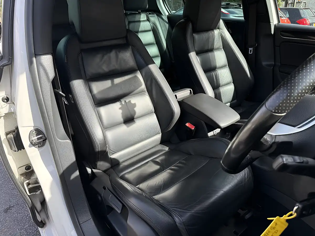 Used 2012 Volkswagen Golf Gtd White - Interior and Exterior details 15