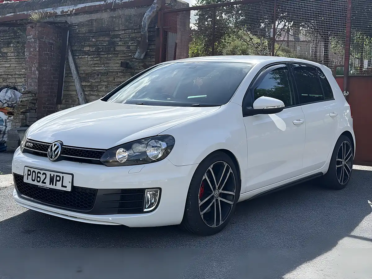 Used 2012 Volkswagen Golf Gtd White - Interior and Exterior details 4