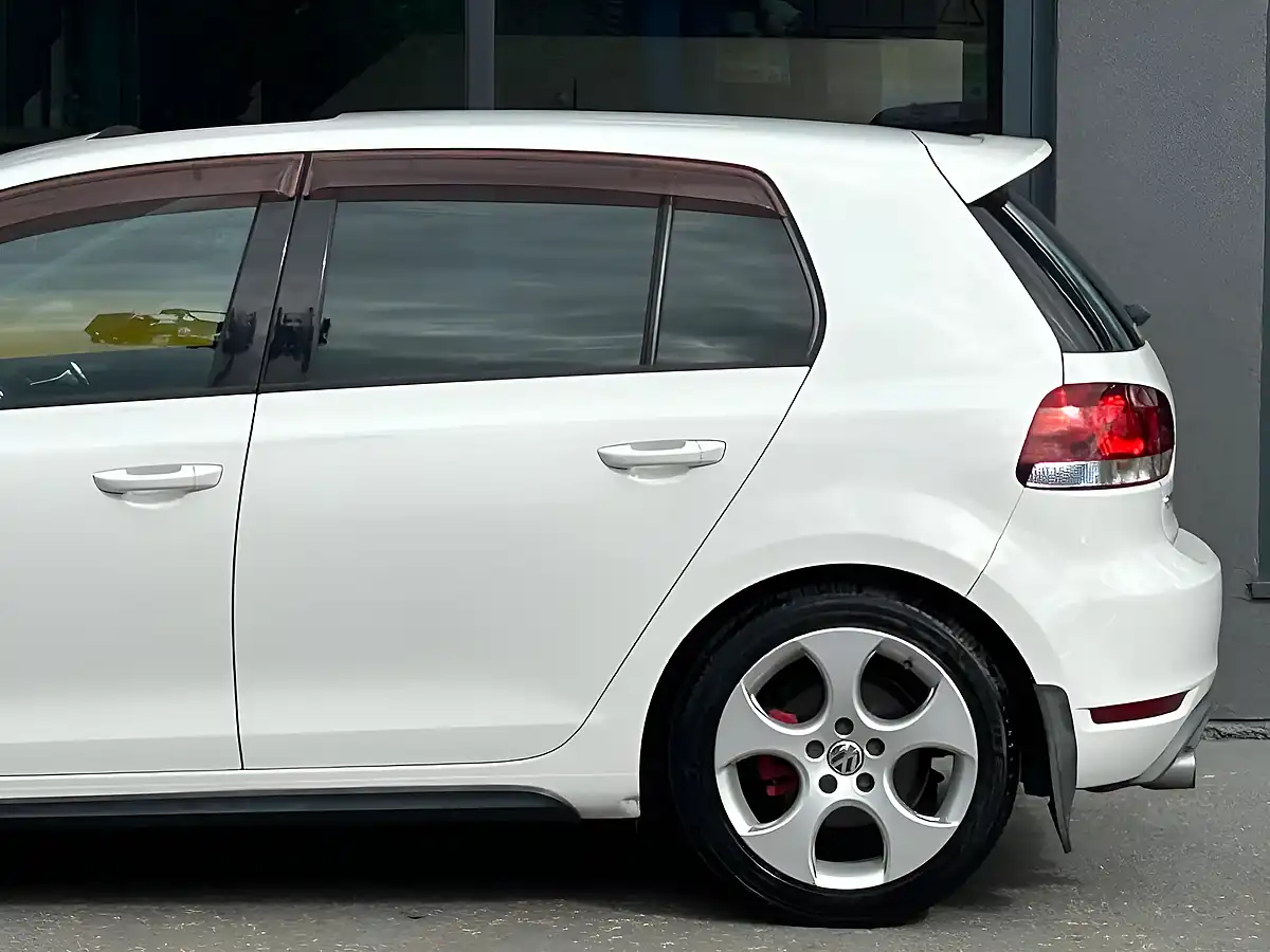 Used 2012 Volkswagen Golf GTI White - Interior and Exterior details 13