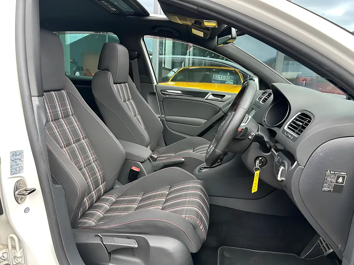 Used 2012 Volkswagen Golf GTI White - Interior and Exterior details 4