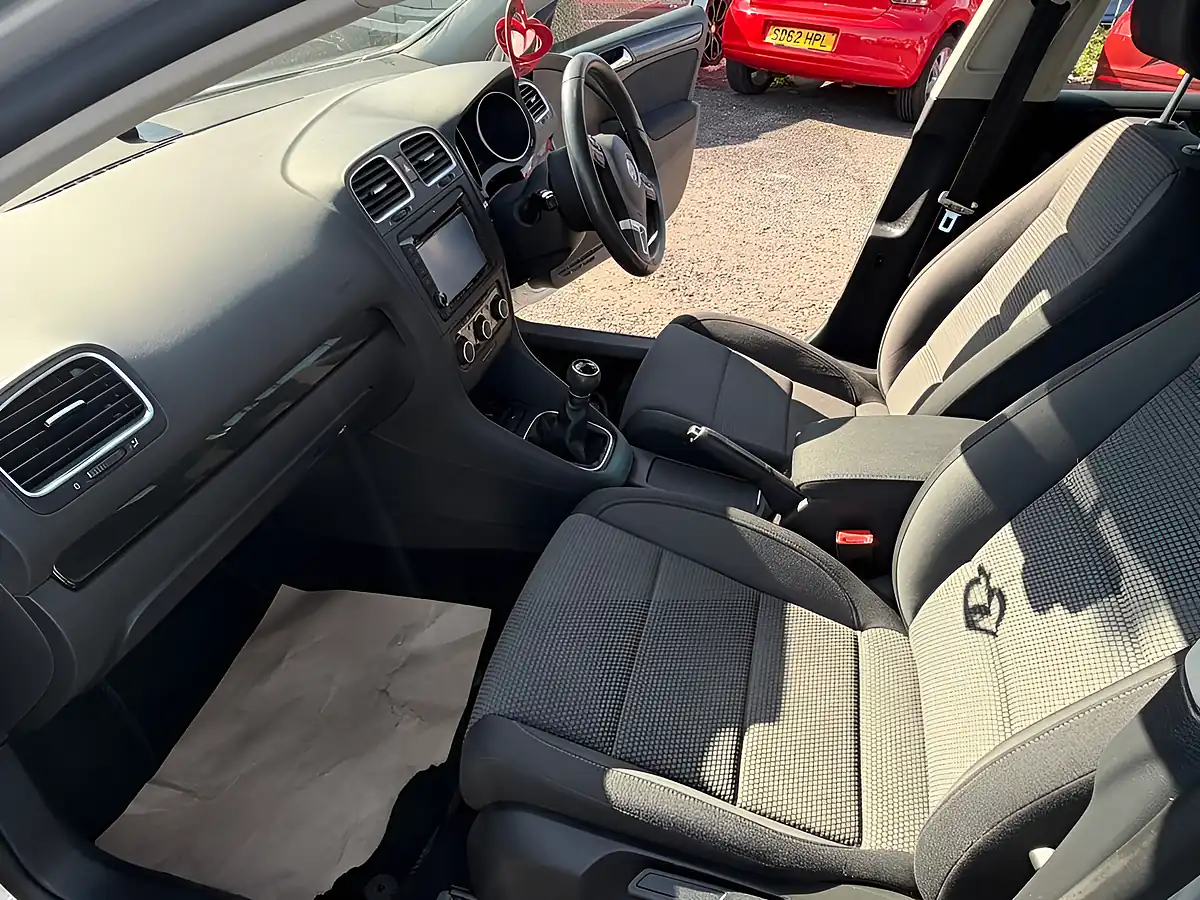 Used 2012 Volkswagen Golf Match Silver - Interior and Exterior details 16
