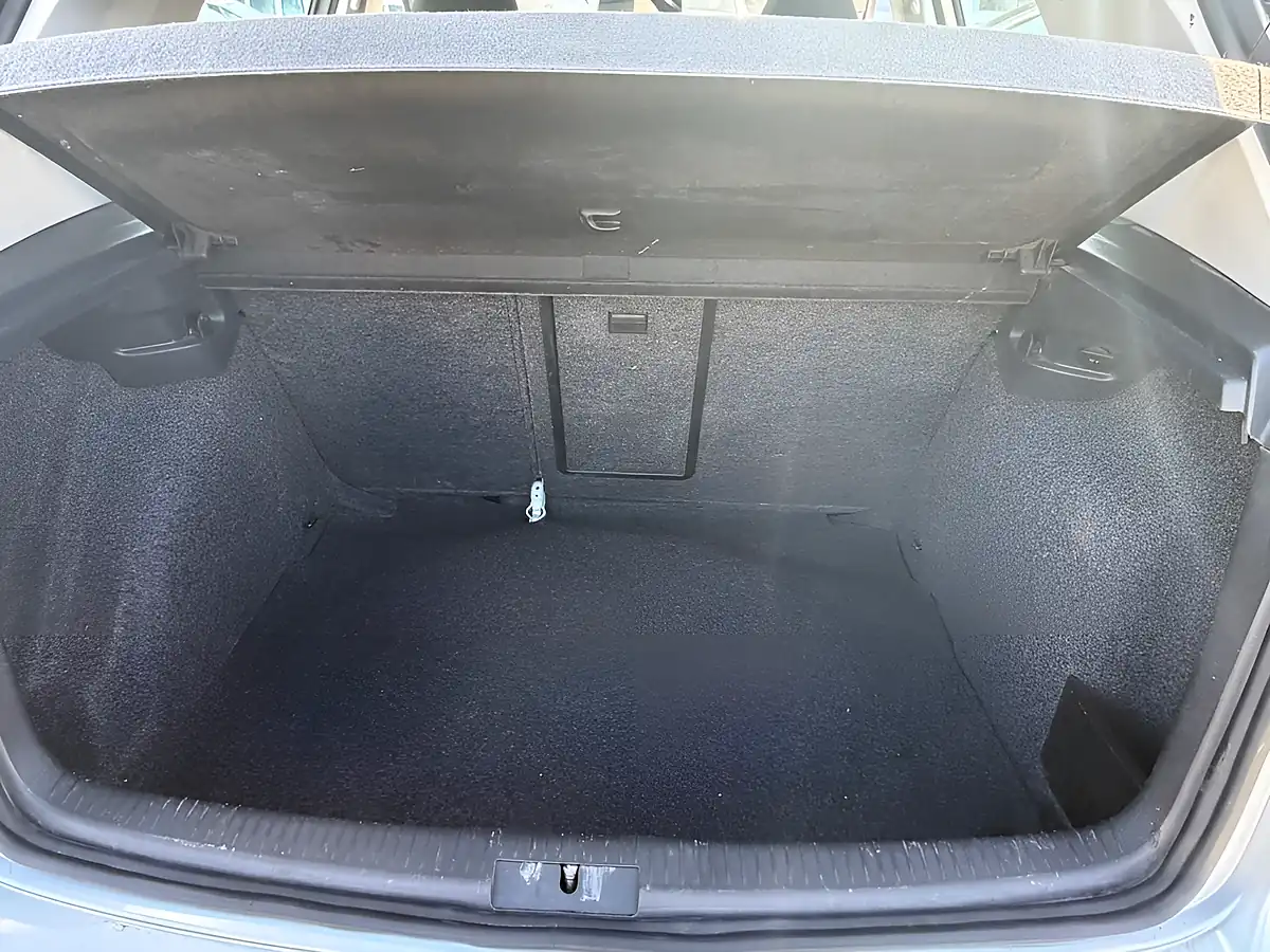Used 2012 Volkswagen Golf Match Silver - Interior and Exterior details 17