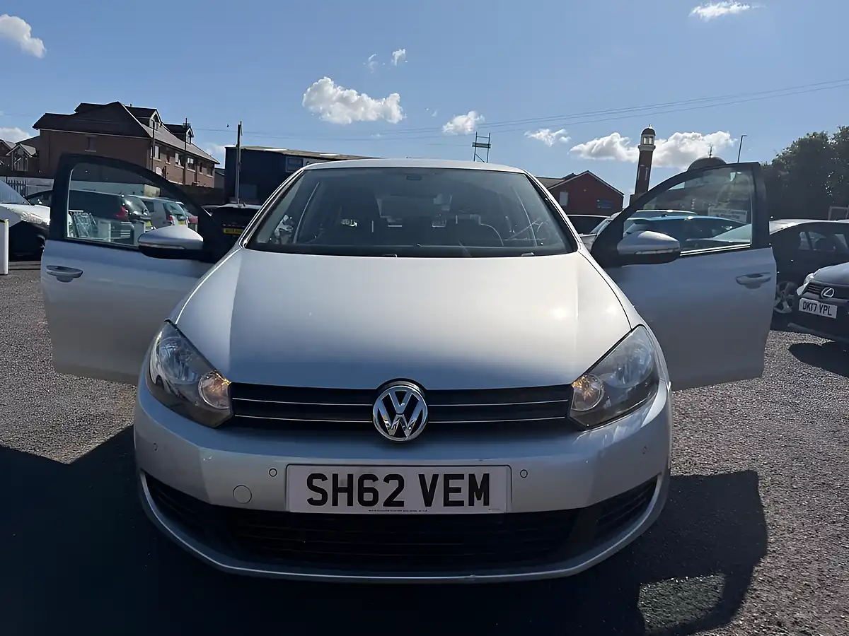 Used 2012 Volkswagen Golf Match Silver - Interior and Exterior details 3