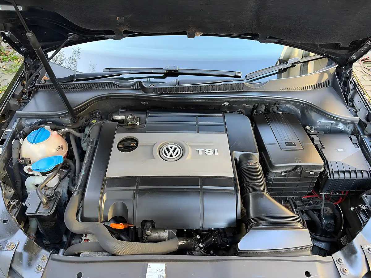 Used 2012 Volkswagen Golf R Black - Interior and Exterior details 5