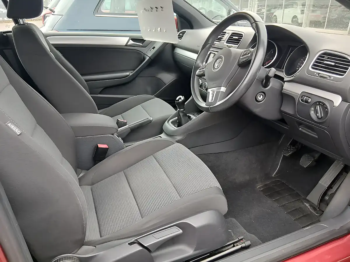 Used 2012 Volkswagen Golf Se Red - Interior and Exterior details 13
