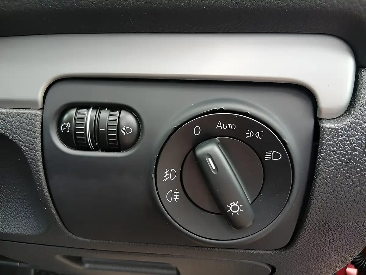 Used 2012 Volkswagen Golf Se Red - Interior and Exterior details 14