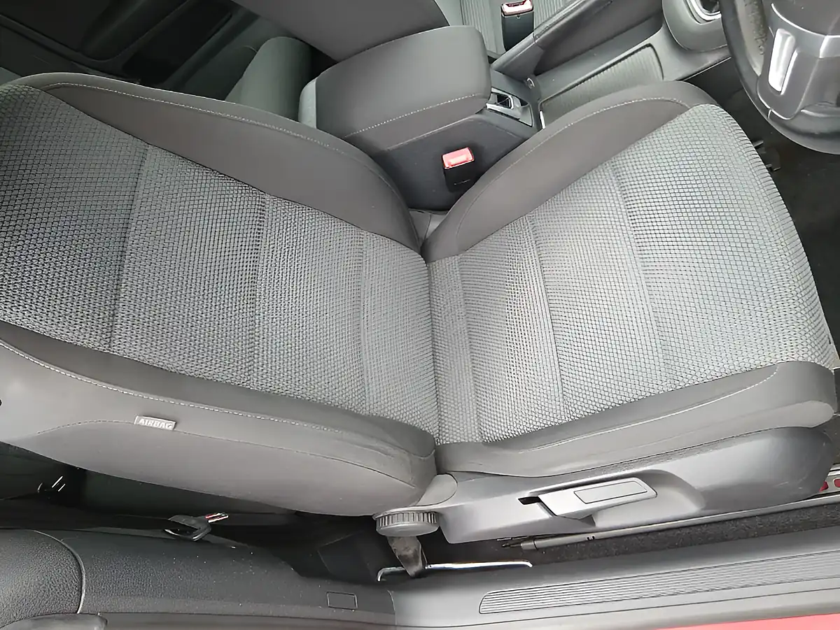 Used 2012 Volkswagen Golf Se Red - Interior and Exterior details 15