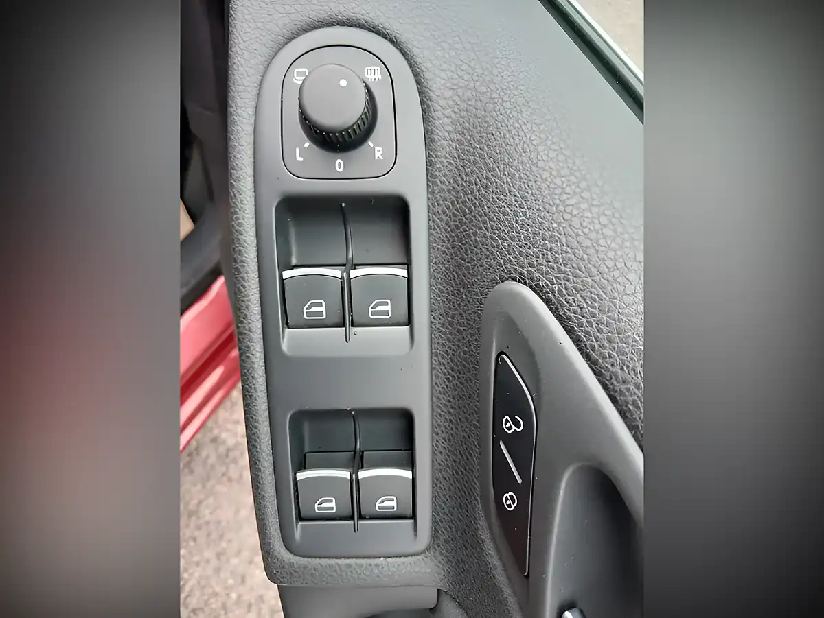 Used 2012 Volkswagen Golf Se Red - Interior and Exterior details 2