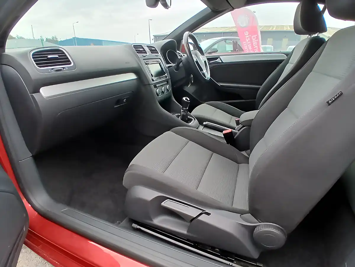 Used 2012 Volkswagen Golf Se Red - Interior and Exterior details 20