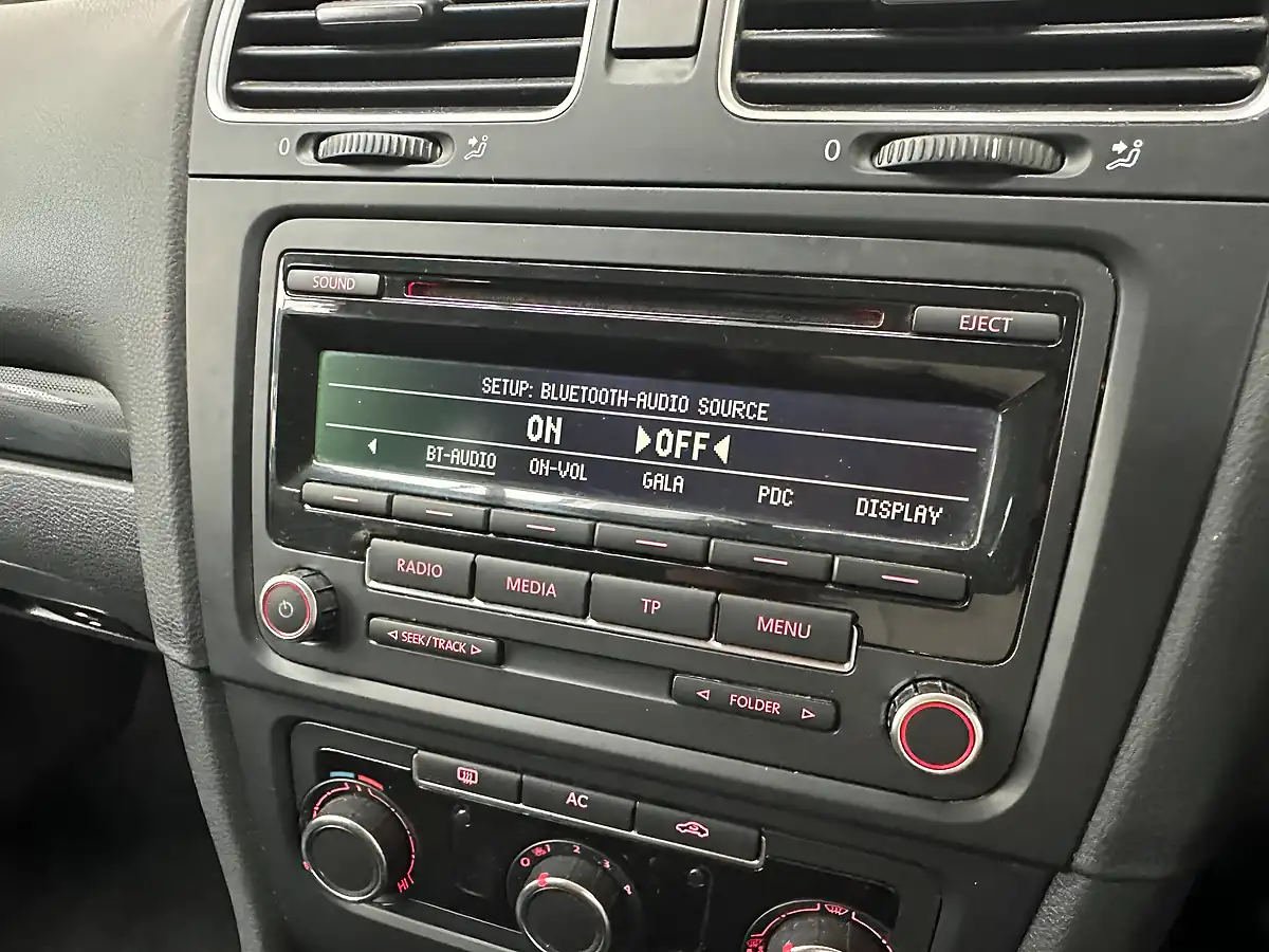 Used 2012 Volkswagen Golf Se White - Interior and Exterior details 10