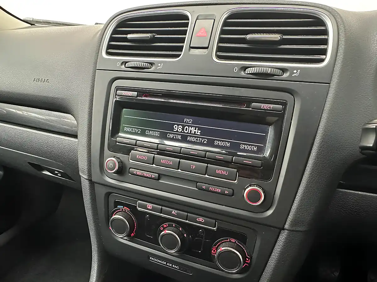 Used 2012 Volkswagen Golf Se White - Interior and Exterior details 11