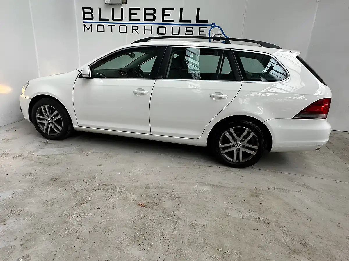 Used 2012 Volkswagen Golf Se White - Interior and Exterior details 6