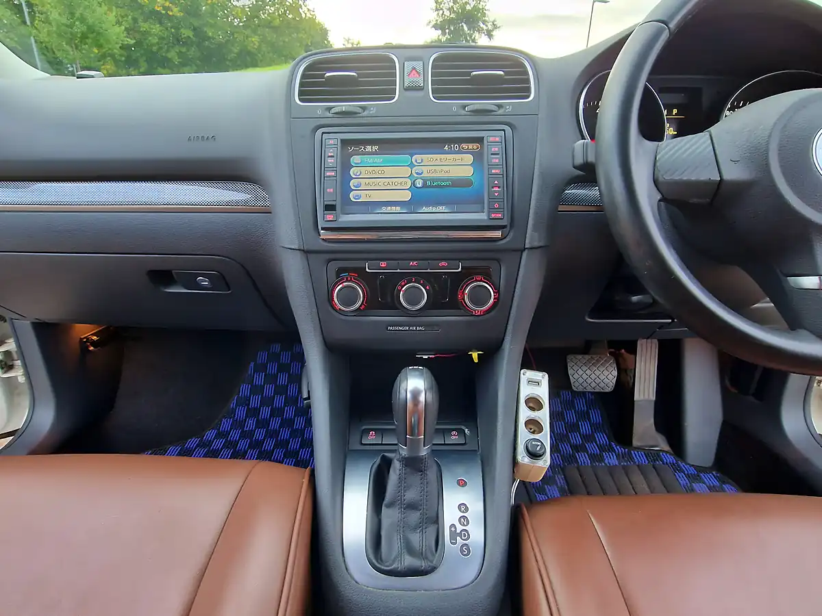Used 2012 Volkswagen Golf White - Interior and Exterior details 13