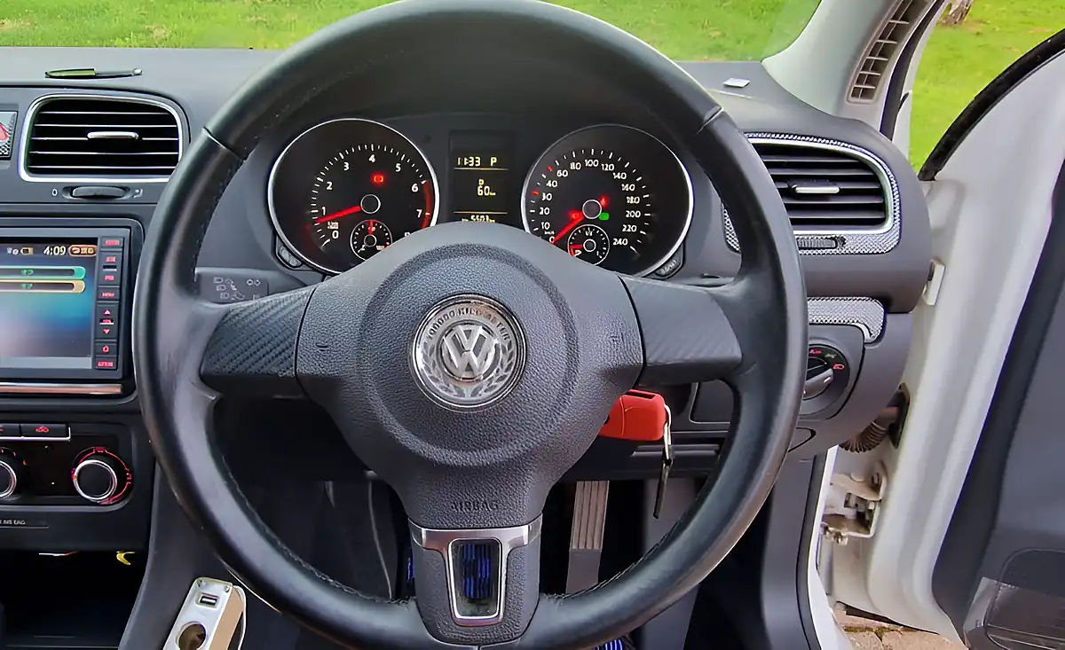 Used 2012 Volkswagen Golf White - Interior and Exterior details 15