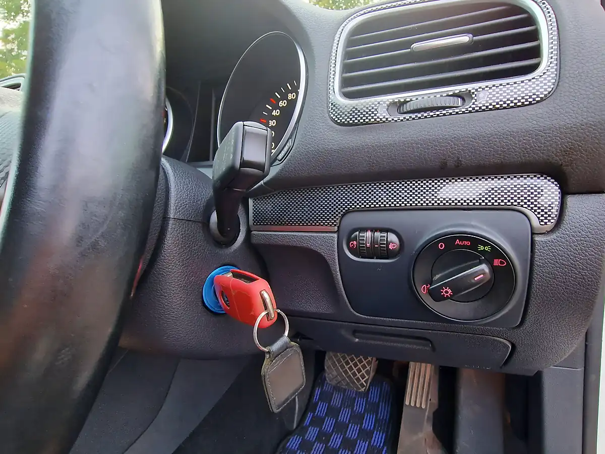 Used 2012 Volkswagen Golf White - Interior and Exterior details 19