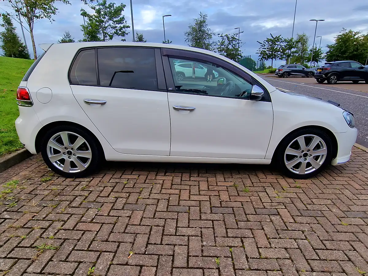 Used 2012 Volkswagen Golf White - Interior and Exterior details 8