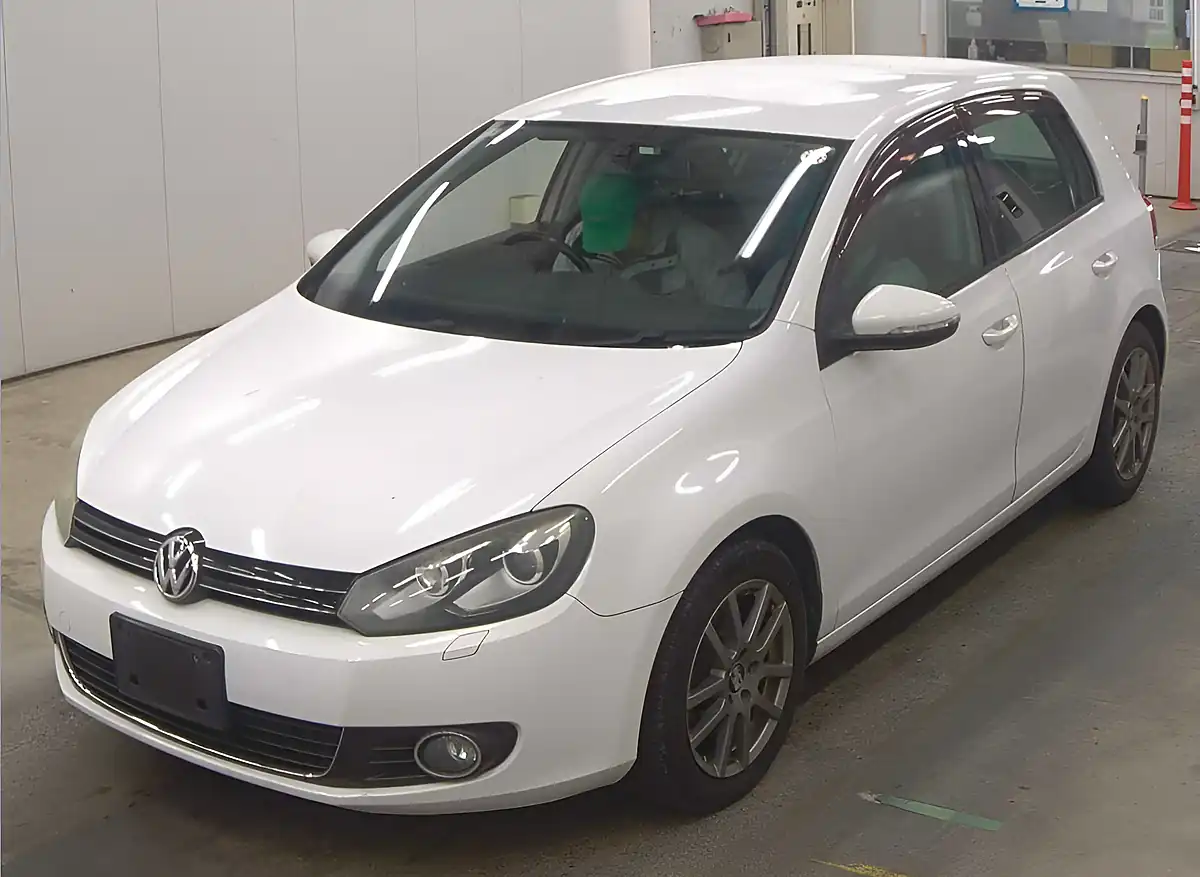 Used 2012 Volkswagen Golf White - Interior and Exterior details 5