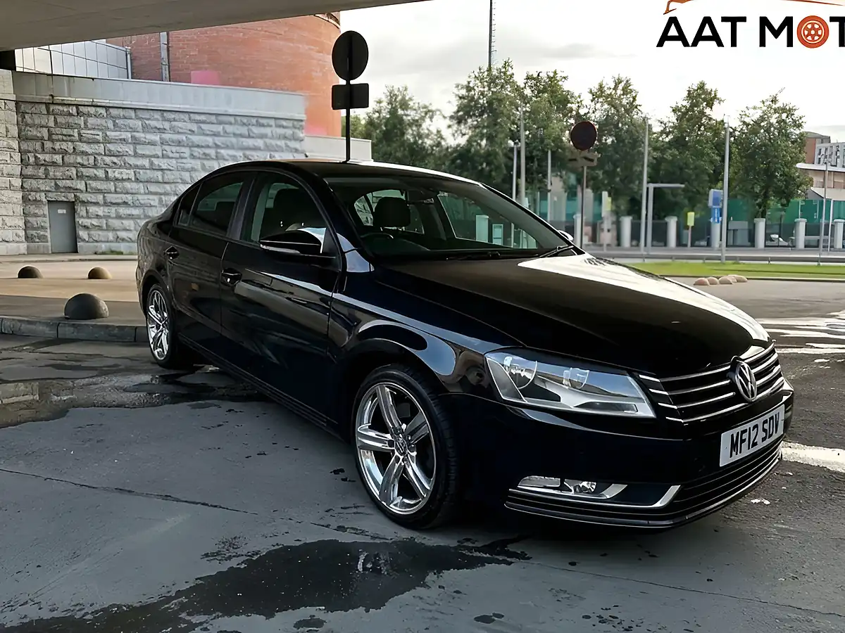 Used 2012 Volkswagen Passat Bluemotion Tech S Black - Front View