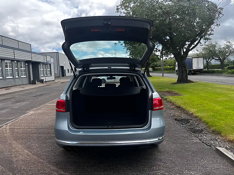 Used 2012 Volkswagen Passat Highline Grey - Interior and Exterior details 18