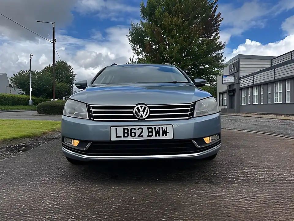 Used 2012 Volkswagen Passat Highline Grey - Interior and Exterior details 4