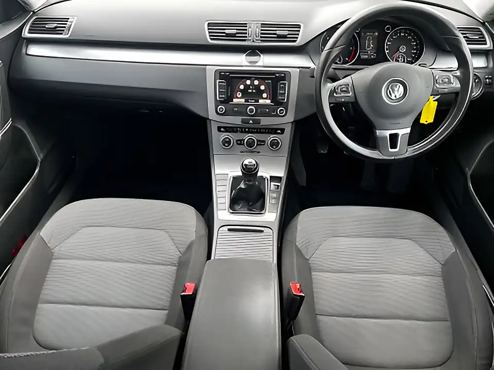 Used 2012 Volkswagen Passat Highline Grey - Interior and Exterior details 8