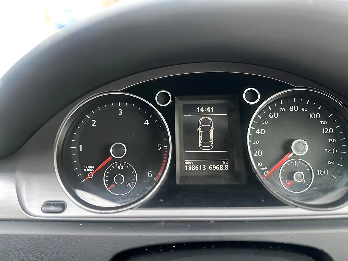 Used 2012 Volkswagen Passat Se Blue - Interior and Exterior details 6